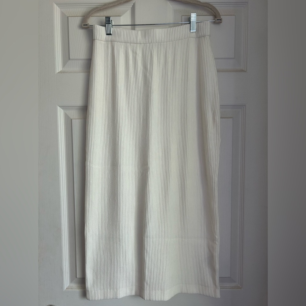 Club Monaco Cozy Ottoman Midi Ribbed Skirt with Slit in Cream